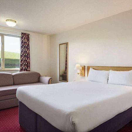 Days Inn Tewkesbury Strensham Bagian luar foto