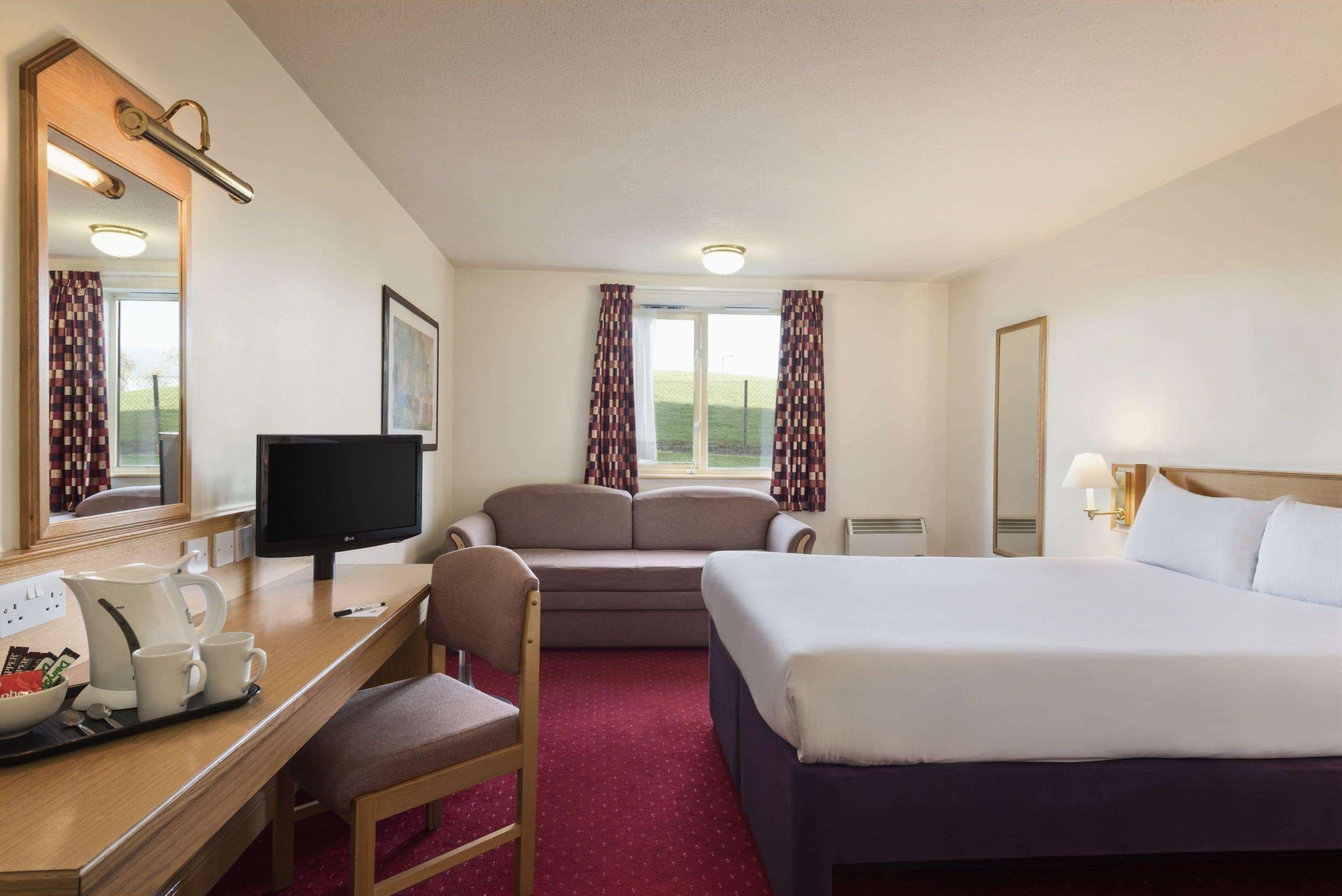 Days Inn Tewkesbury Strensham Bagian luar foto
