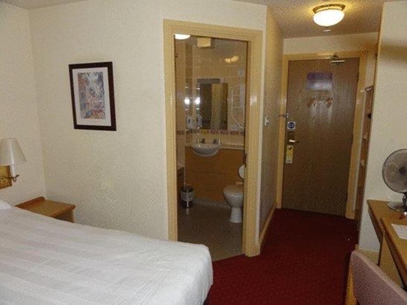 Days Inn Tewkesbury Strensham Bagian luar foto