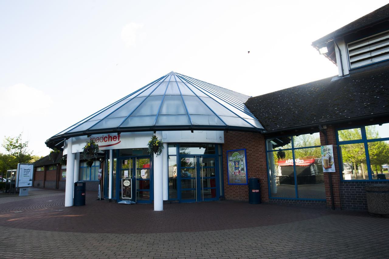 Days Inn Tewkesbury Strensham Bagian luar foto